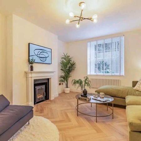 St Marg'S Hideaway; Grade II Listed Luxury Apartment In The Heart Of Cheltenham - Gateway To The Cotswolds! Sleeps 4 - Outdoor Seating And Free Private Parking! Kültér fotó
